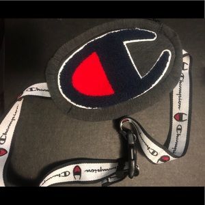 CHAMPION FANNYPACK